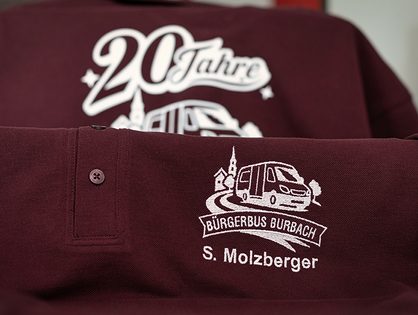 Bestickte und bedruckte Poloshirts zum 20-jährigen Jubiläum des Bürgerbusvereins Burbach